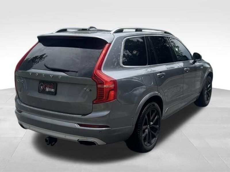 2016 Volvo XC90 T6 Momentum