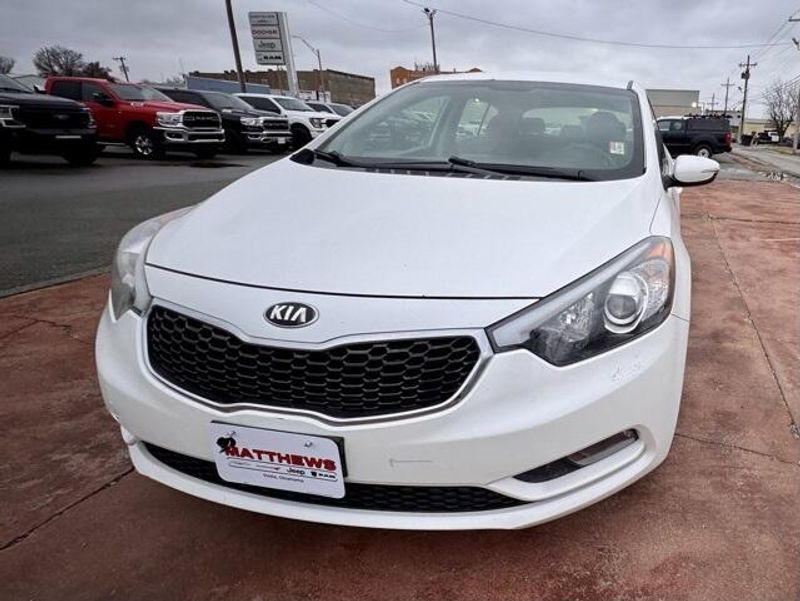 Used 2016 Kia Forte LXImage 2