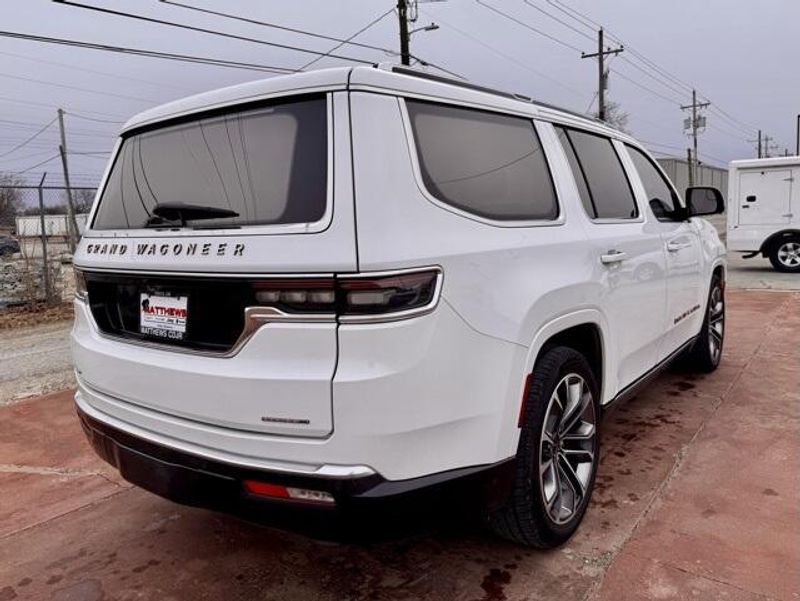 2022 Jeep Grand Wagoneer Series IIIImage 5