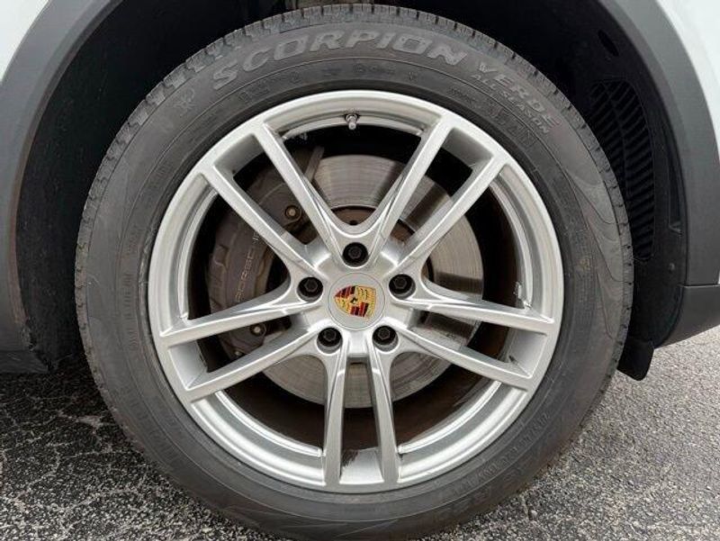 Used 2023 Porsche Cayenne Platinum Edition