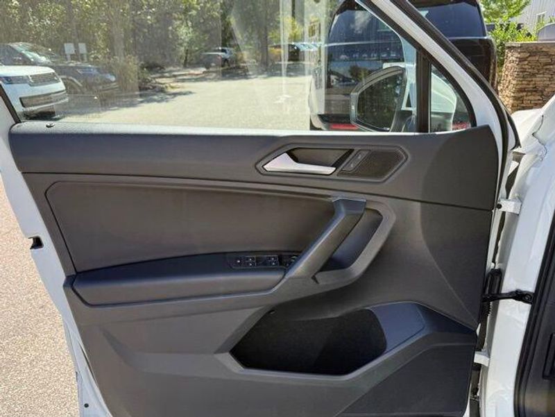 Used 2021 Volkswagen Tiguan SE