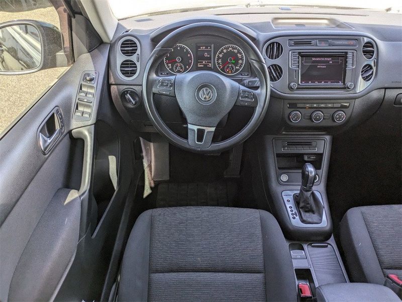 2018 Volkswagen Tiguan Limited 2.0TImage 16