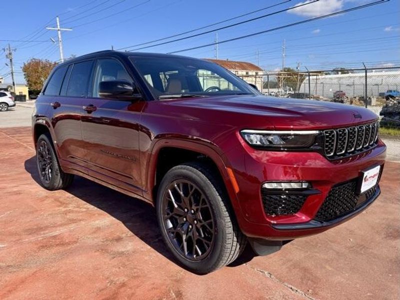 New 2025 Jeep Grand Cherokee Summit Reserve 4x4Image 3