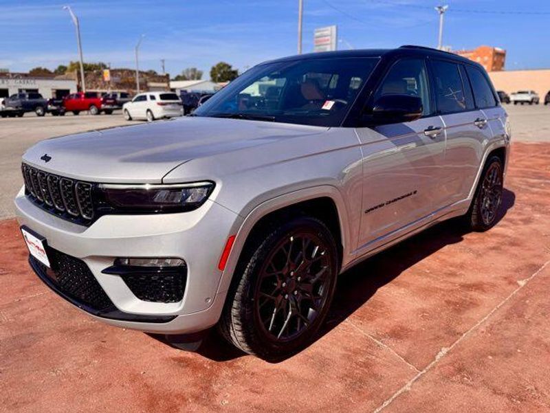 New 2025 Jeep Grand Cherokee Summit Reserve 4x4Image 1