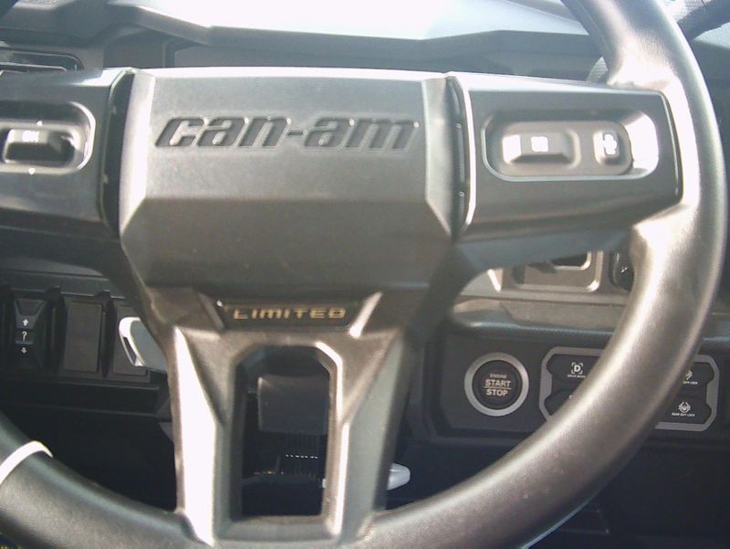 NEW 2026 CAN-AM DEFENDER LIMITED CAB HD11 Image 17