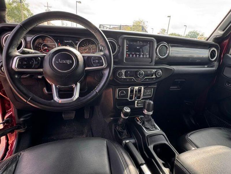 Used 2021 Jeep Wrangler Unlimited Sahara AltitudeImage 9