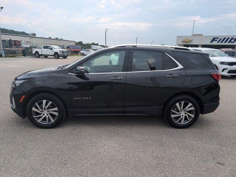 2024 Chevrolet Equinox Premier photo 2