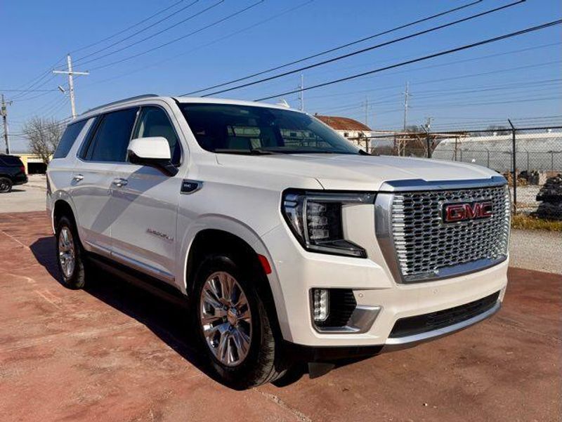 Used 2022 GMC Yukon DenaliImage 3