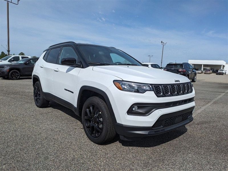 2024 Jeep Compass Latitude 4x4Image 2