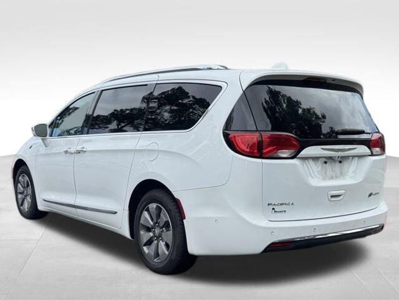 2018 Chrysler Pacifica Hybrid Limited