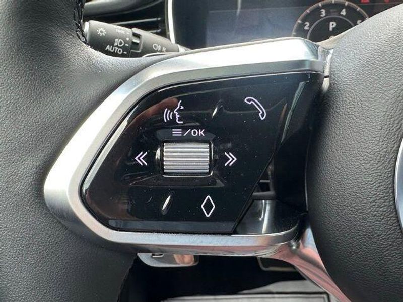 2024 Jaguar XF R-Dynamic SE