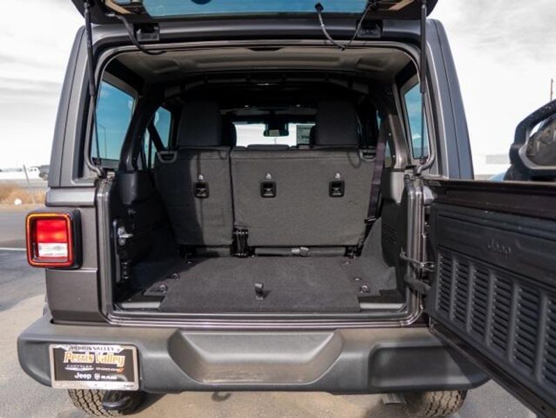 New 2025 Jeep Wrangler Sport SImage 15