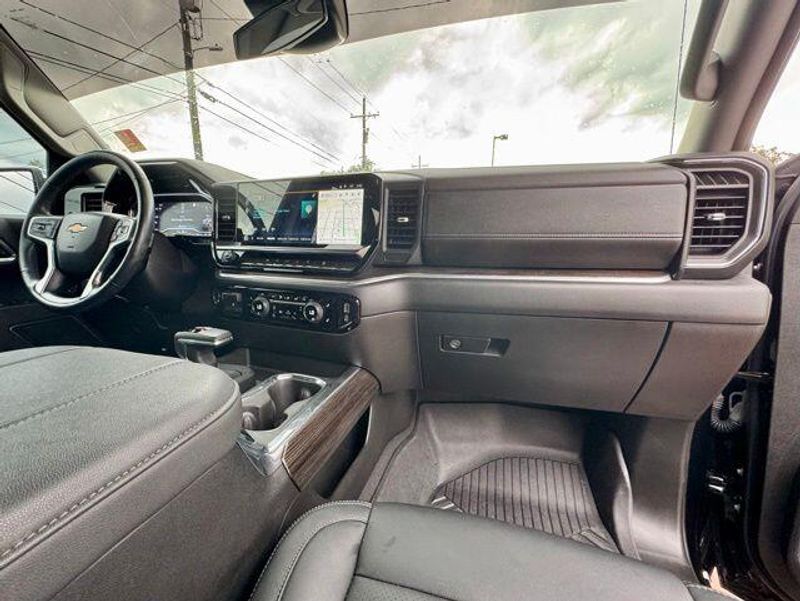 Used 2025 Chevrolet Silverado 1500 LTImage 13