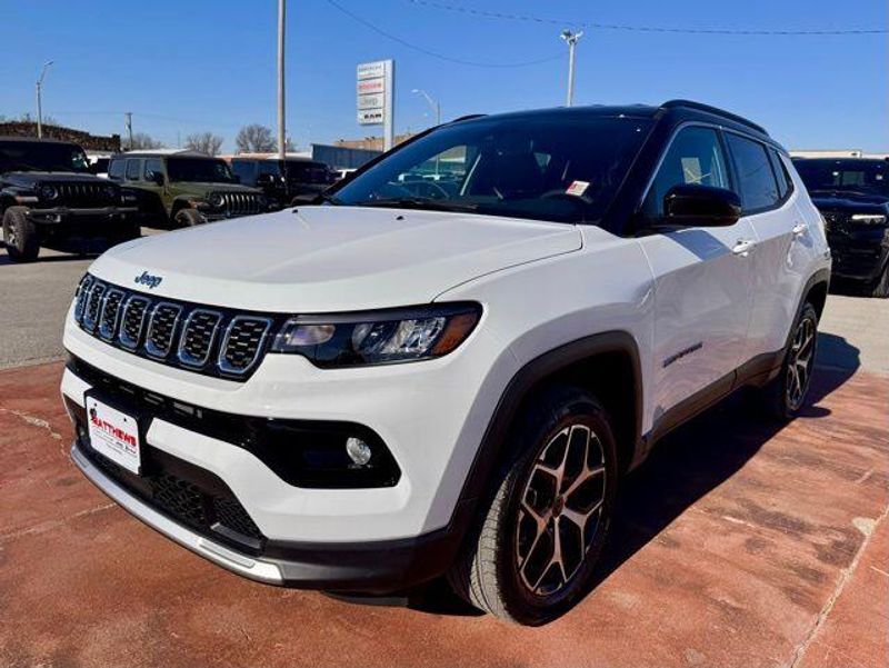 New 2026 Jeep Compass Limited 4x4Image 1