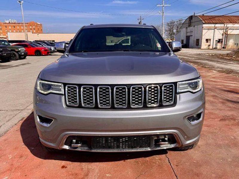 Used 2017 Jeep Grand Cherokee OverlandImage 2