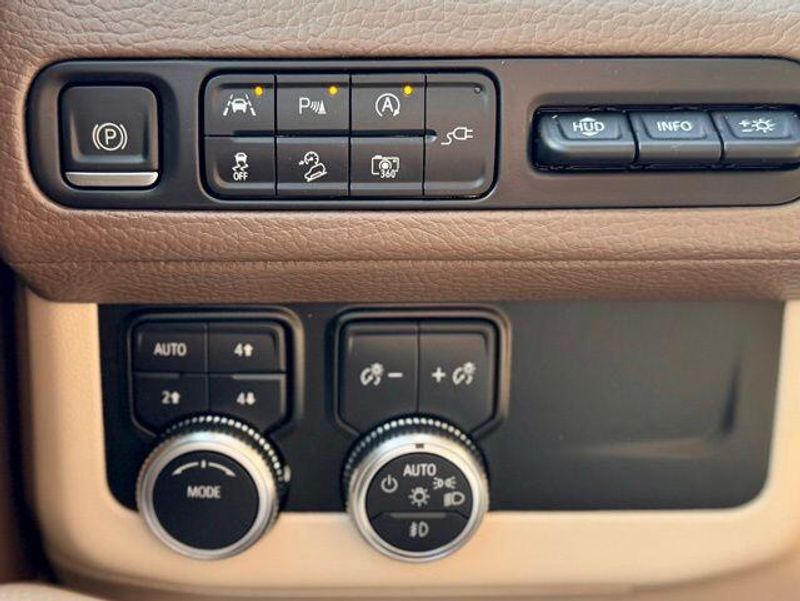 Used 2022 GMC Yukon DenaliImage 21