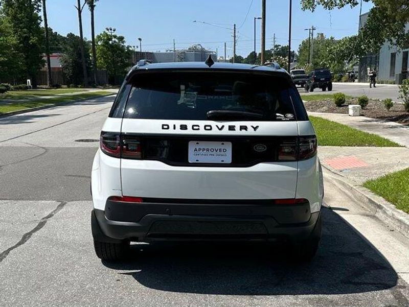 2022 Land Rover Discovery Sport SE