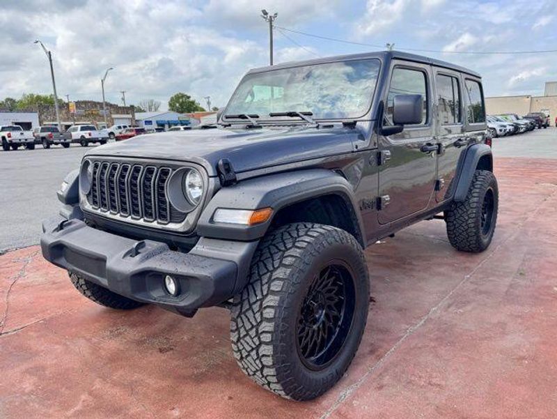 Used 2025 Jeep Wrangler Sport SImage 1