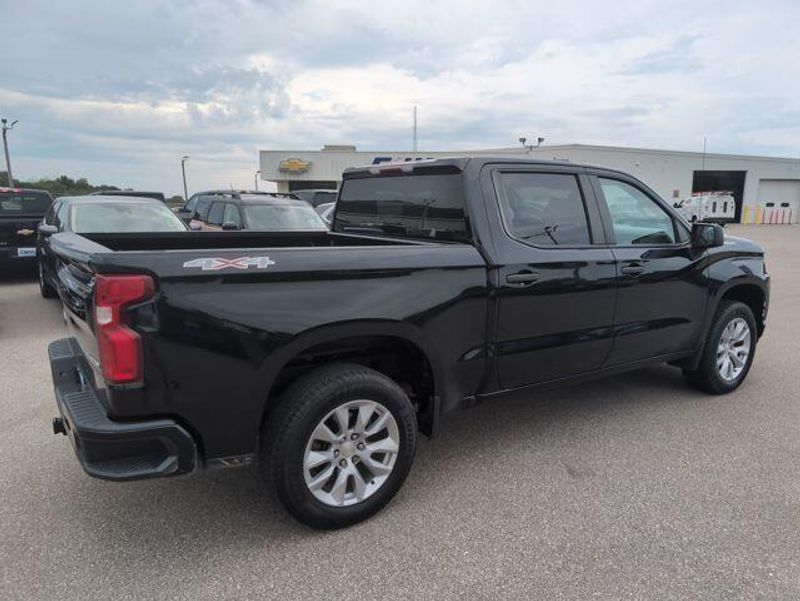 2019 Chevrolet Silverado 1500 Custom photo 6