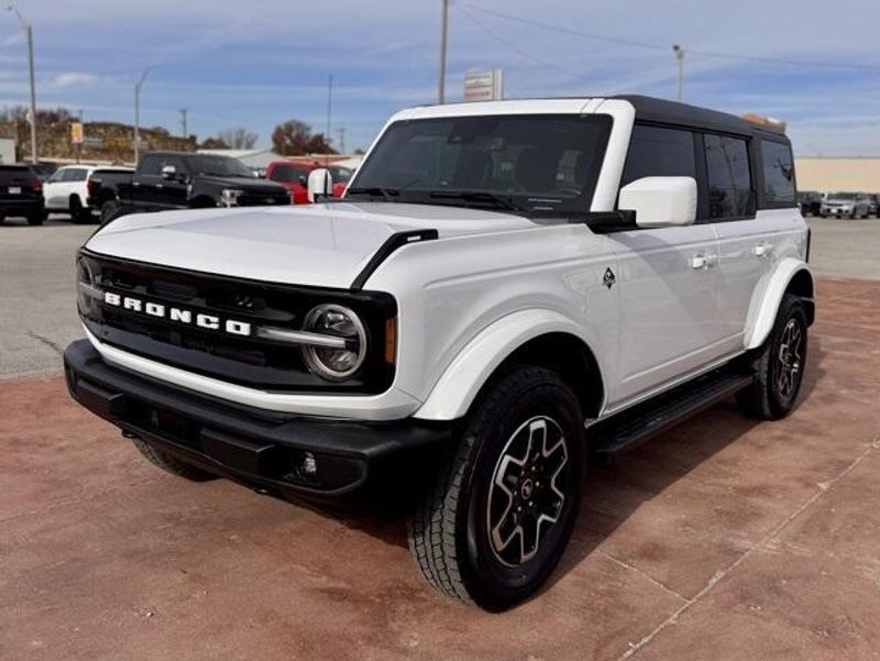 Used 2024 Ford Bronco Outer BanksImage 1