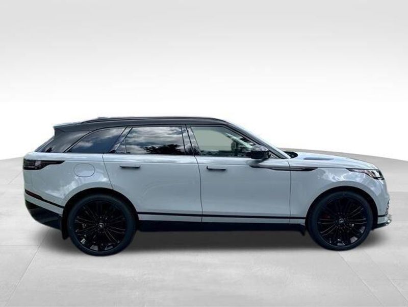 2025 Land Rover Range Rover Velar Dynamic SE