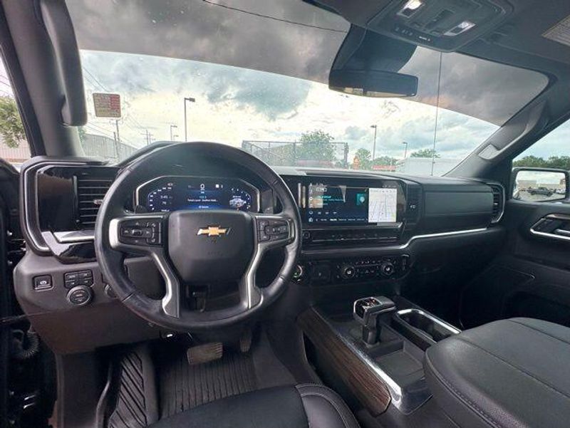 Used 2025 Chevrolet Silverado 1500 LTImage 10