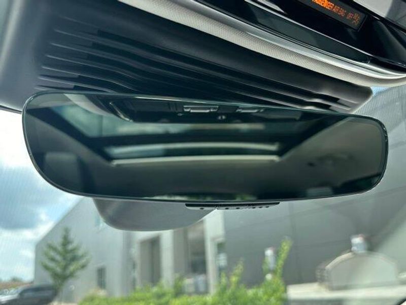 2025 Land Rover Range Rover Velar Dynamic SE
