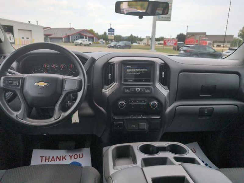 2019 Chevrolet Silverado 1500 Custom photo 12