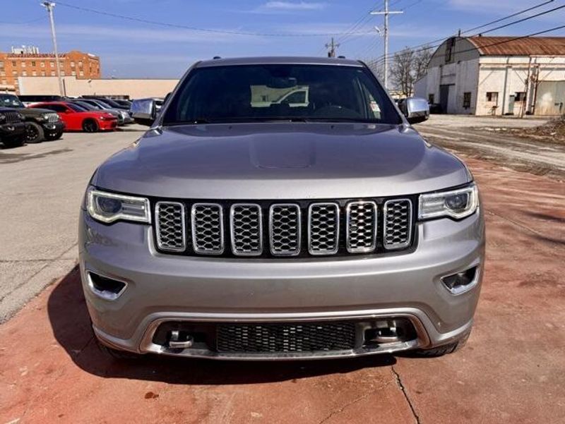 Used 2017 Jeep Grand Cherokee OverlandImage 2