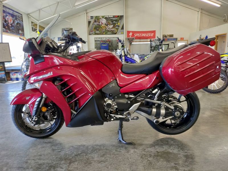 2014 Kawasaki ZG1400CEF Image 2