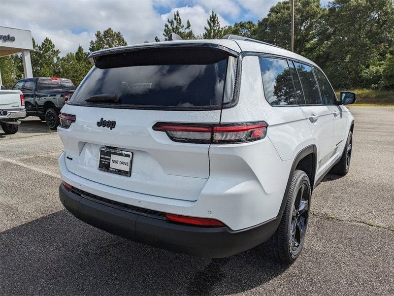 2024 Jeep Grand Cherokee L Altitude 4x4Image 4