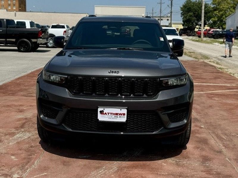 2024 Jeep Grand Cherokee Altitude X 4x4Image 2