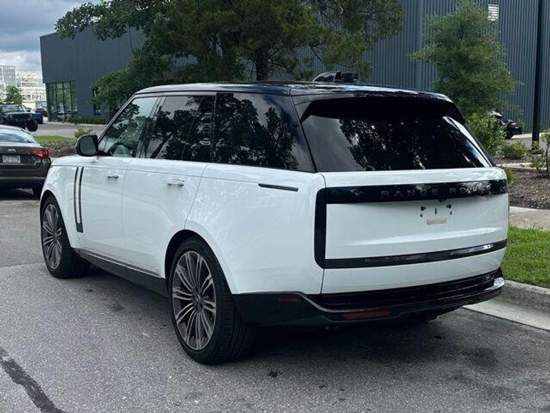 2024 Land Rover Range Rover SE