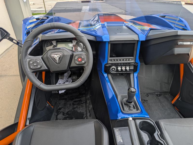 2024 Polaris SLINGSHOT R MANUALImage 5