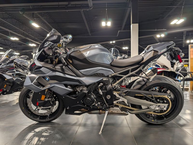 2025 BMW S 1000 RRImage 3
