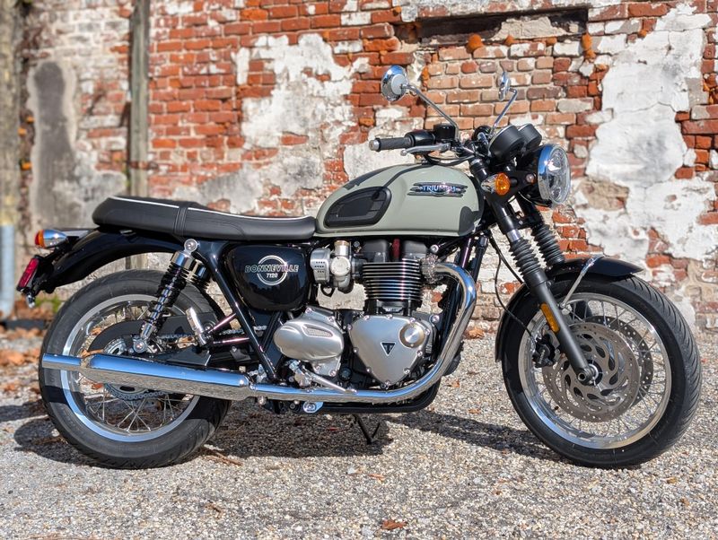 New 2026 Triumph BONNEVILLE T120 