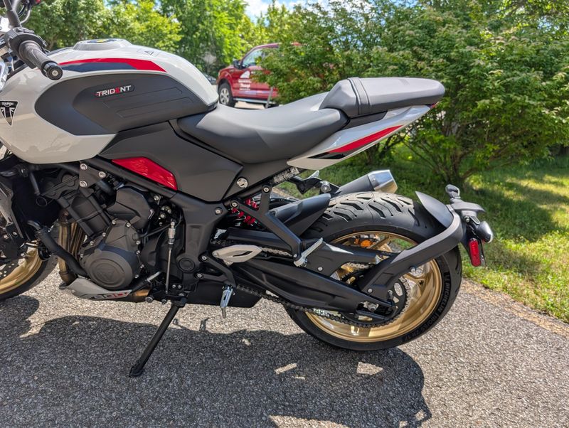 New 2026 Triumph Trident 800 Image 2