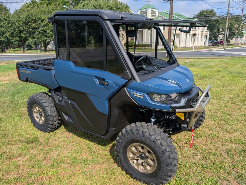 2025 Can-Am DEFENDER LIMITED HD10Image 8