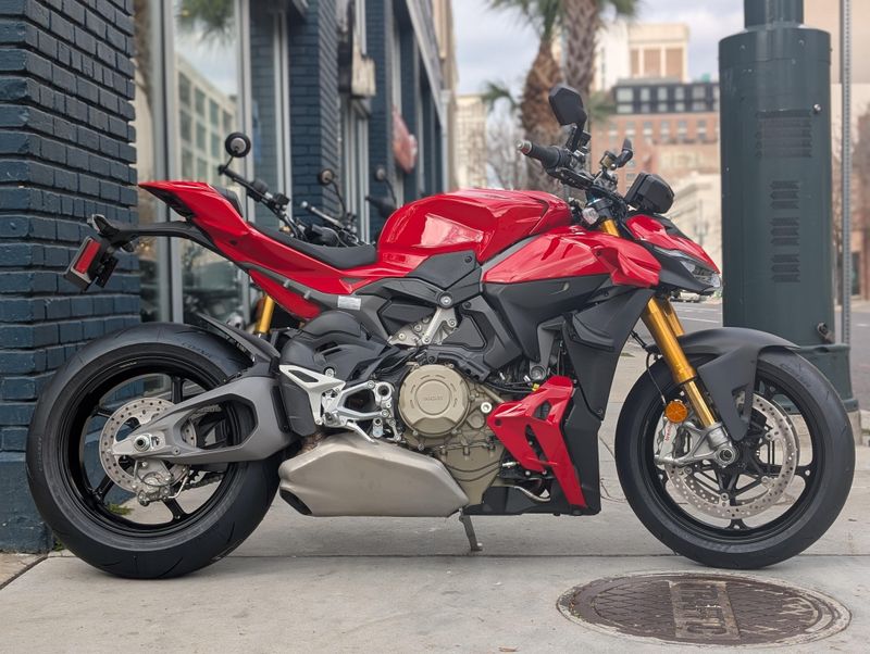 New 2026 Ducati STREETFIGHTER V4S 