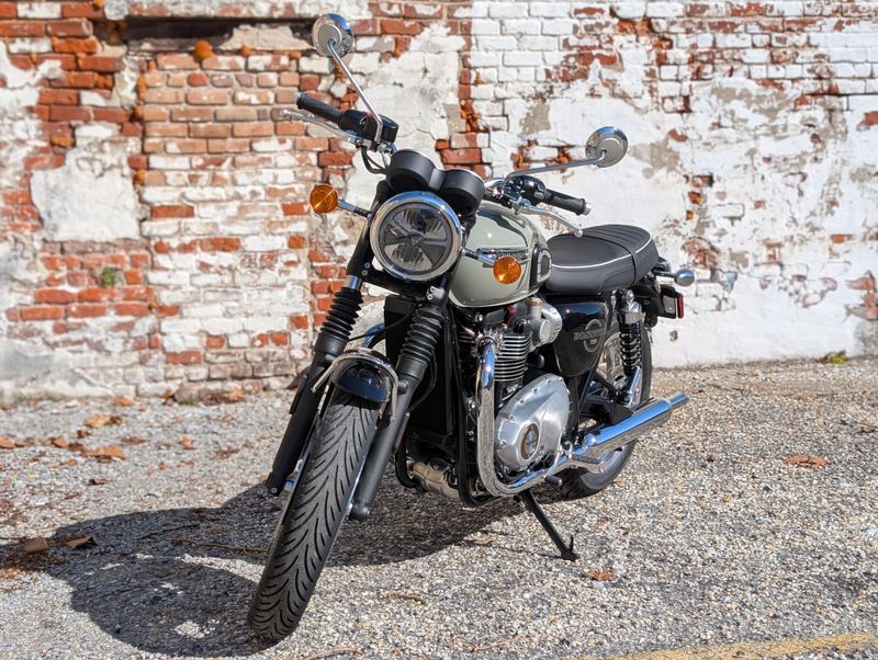 New 2026 Triumph BONNEVILLE T120 