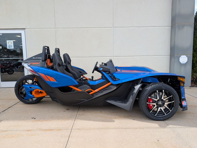2024 Polaris SLINGSHOT R MANUALImage 4