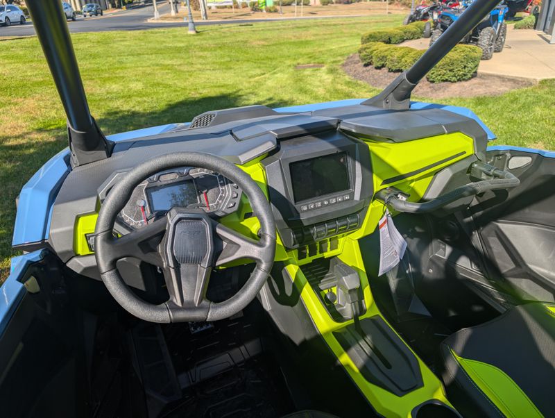 2025 Polaris RZR PRO XP PREMIUMImage 2