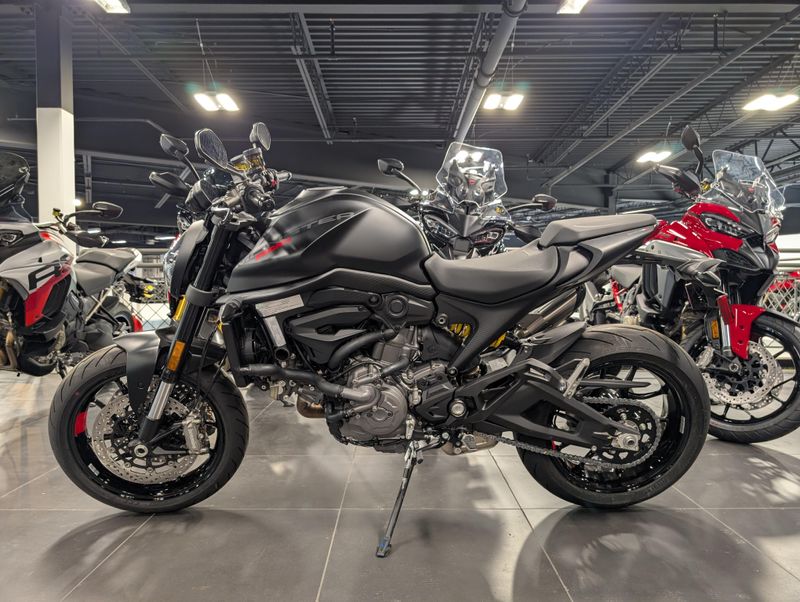 2025 Ducati MONSTER PLUSImage 3
