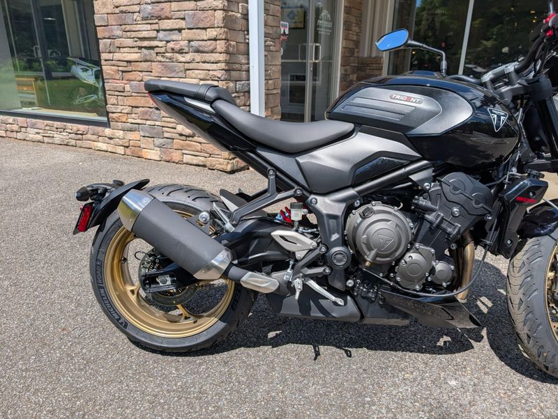 New 2026 Triumph Trident 800 Image 6