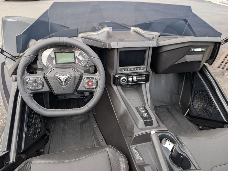 2025 Polaris SLINGSHOT SLR AUTODRIVEImage 4
