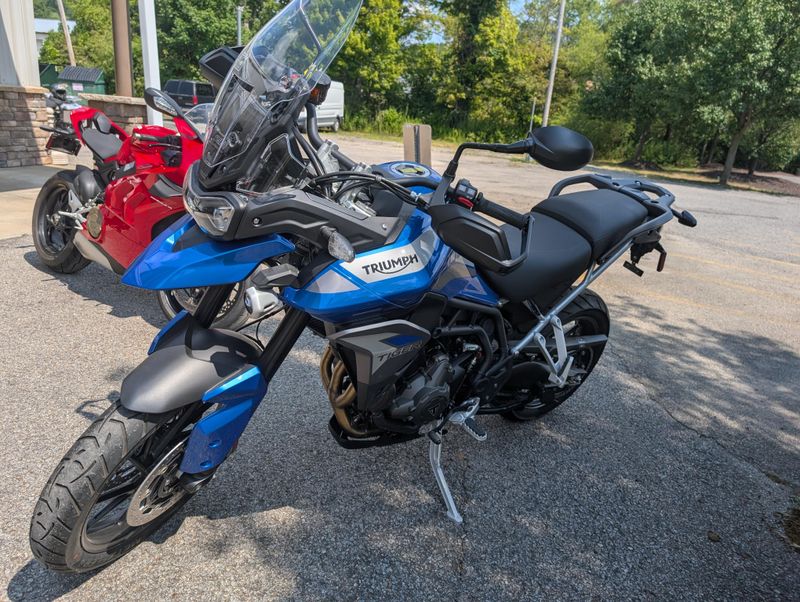 2023 Triumph TIGER 900 GT  in a BLACK exterior color. Pitt Cycles (724) 779-1901 pixelmotiondemo.com 