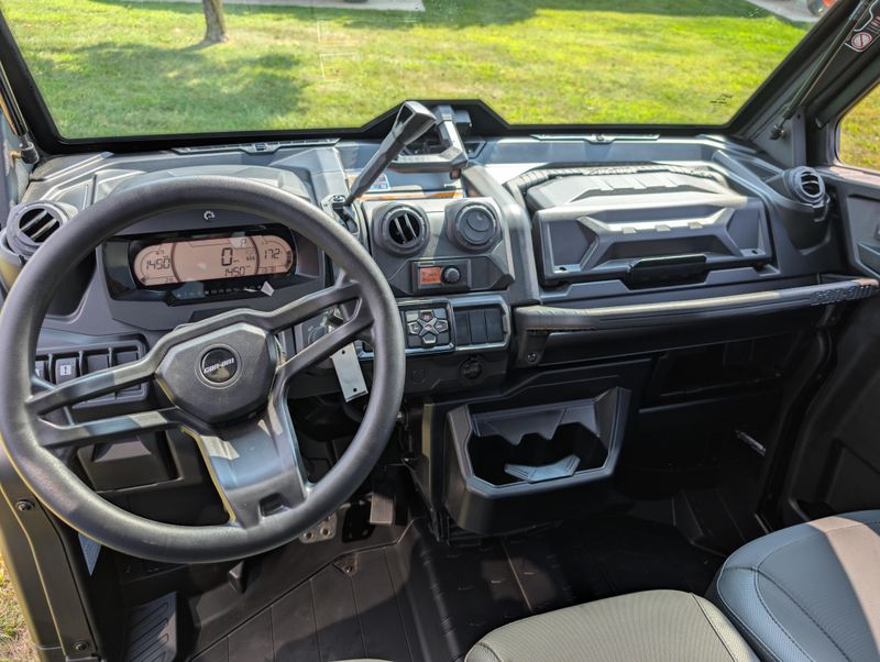 2025 Can-Am DEFENDER LIMITED HD10Image 7