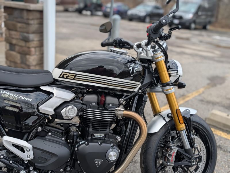 2026 Triumph Speed Twin 1200 RS BaseImage 4