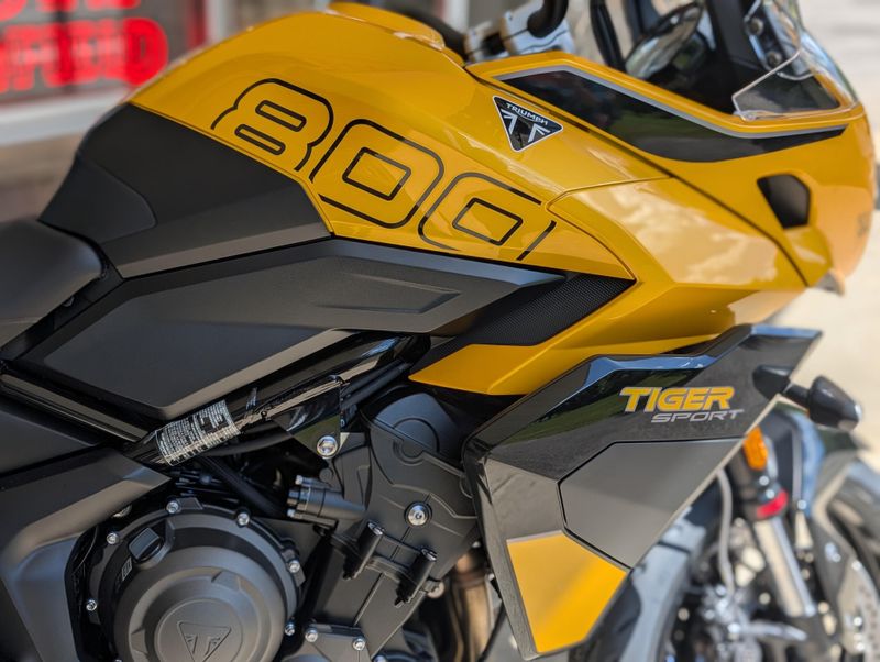 New 2026 Triumph Tiger Sport 800 Image 5