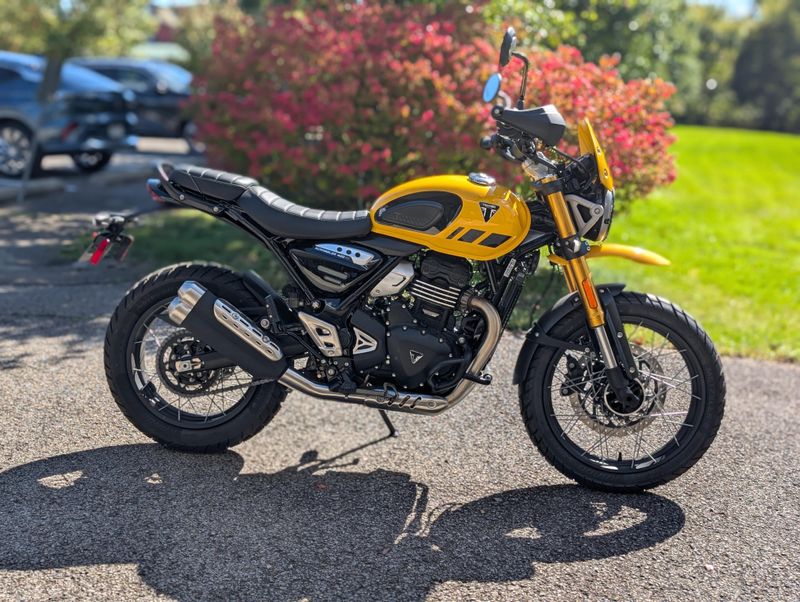 New 2026 Triumph Scrambler 400 XC Image 2